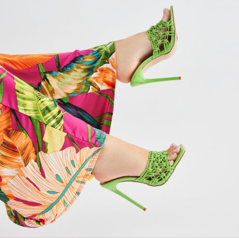 Fashion Nova Green Stiletto Heels with Snakeskin Texture